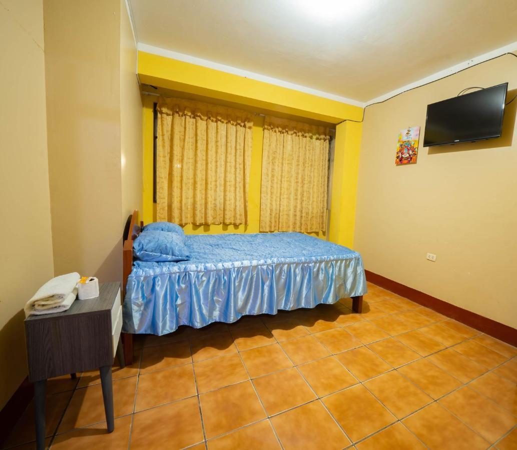 Hotel Hostal Tarapaca Huánuco Esterno foto