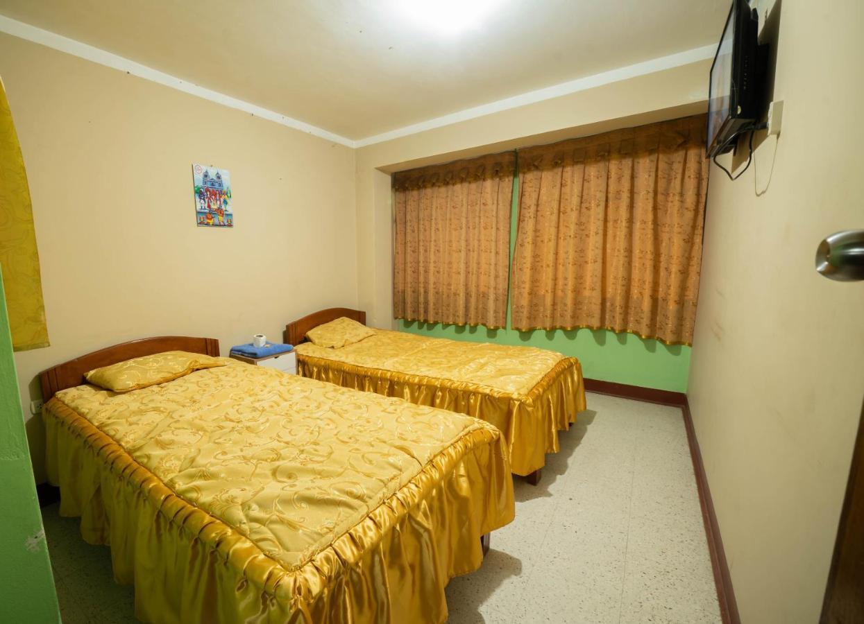 Hotel Hostal Tarapaca Huánuco Esterno foto