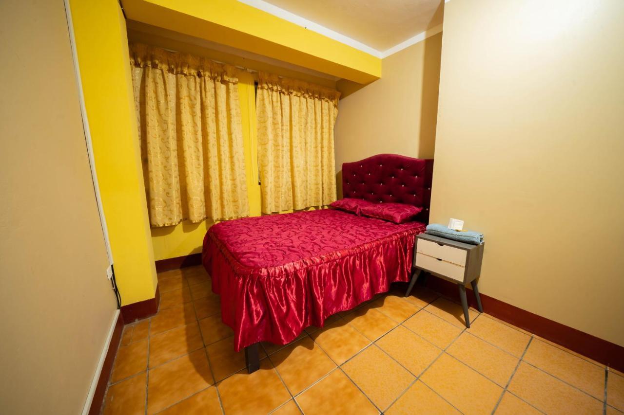 Hotel Hostal Tarapaca Huánuco Esterno foto